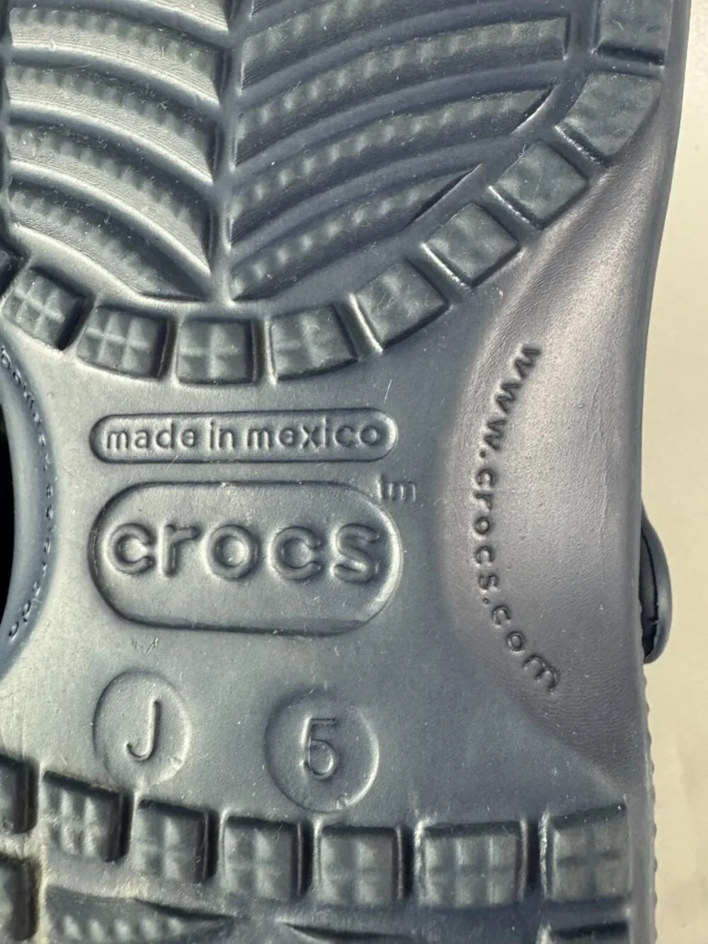Crocs Classic Clog Navy Blue, Size Junior 5